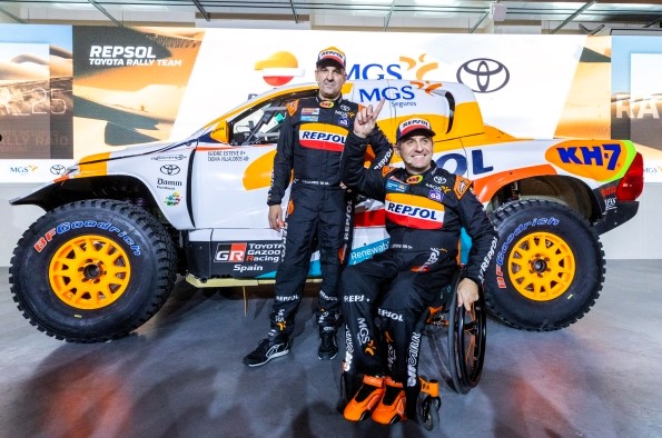 Presentación Dakar 2025. Esteve-Villalobos, con máximas aspiraciones.