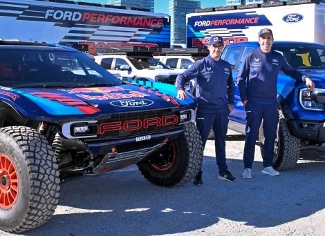 Dakar 2025. Los Ford, embarcados hacia Arabia.